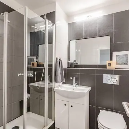 Schoenes Apartment Mit Parkplatz & 24H Checkin Colonia Esterno foto